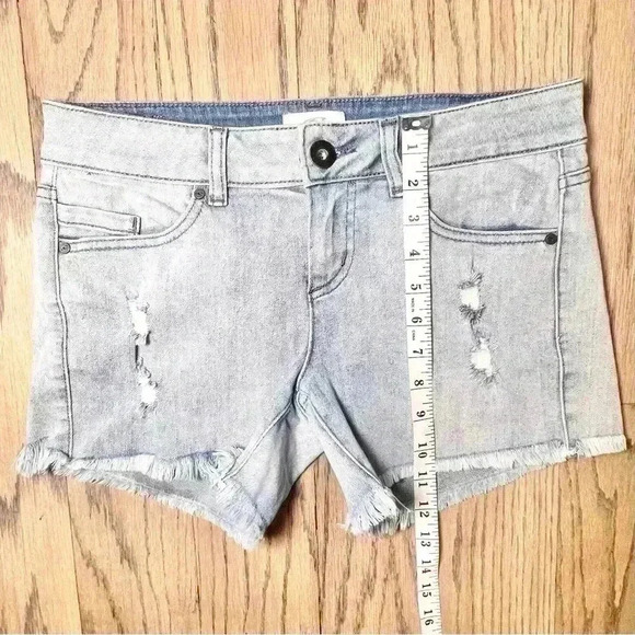 O’Neill Junior Girls Scout Raw Hem Distressed Light Wash Denim Shorts Size 5 - Picture 6 of 11